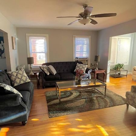 Three Bed One Bath Apt 25 Mins To Nyc Belleville 외부 사진