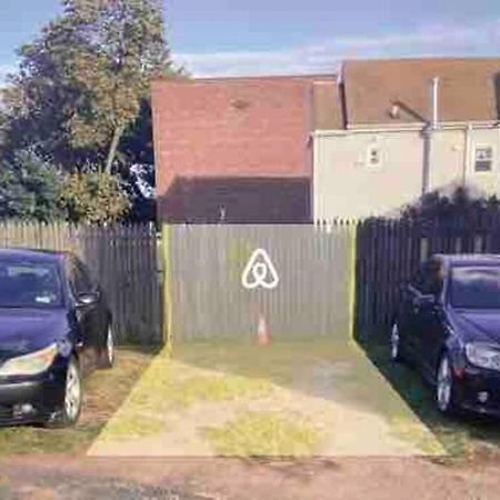 Three Bed One Bath Apt 25 Mins To Nyc Belleville 외부 사진