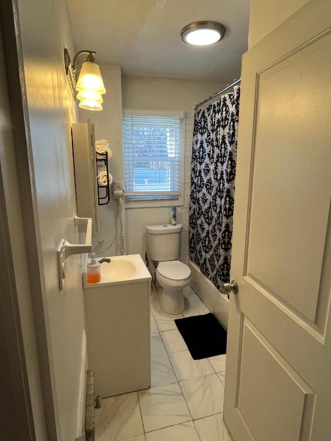 Three Bed One Bath Apt 25 Mins To Nyc Belleville 외부 사진